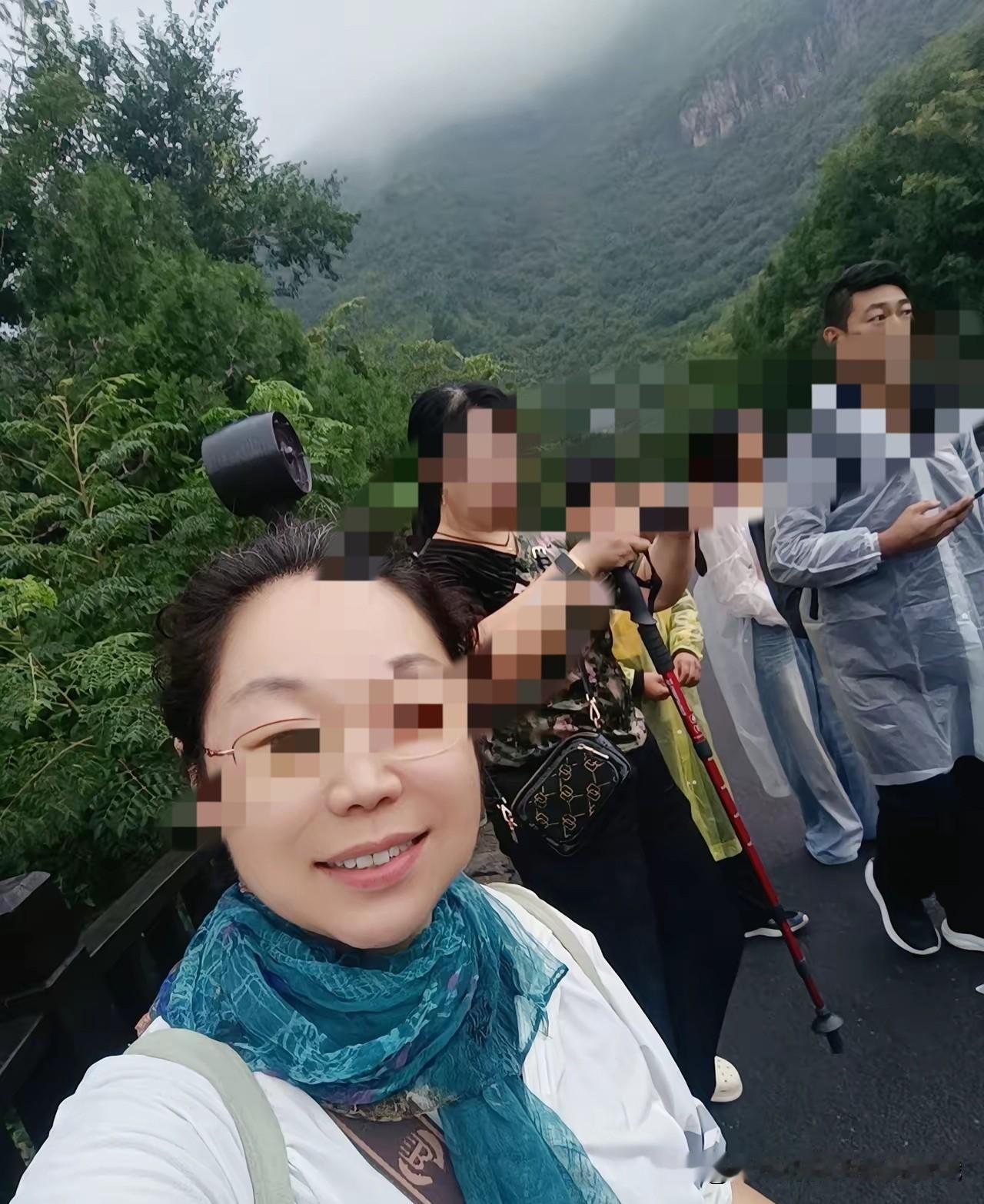 49岁的女同事，炫耀的说，我女儿上大四，她奶奶每月给2000元生活费，这两年她省