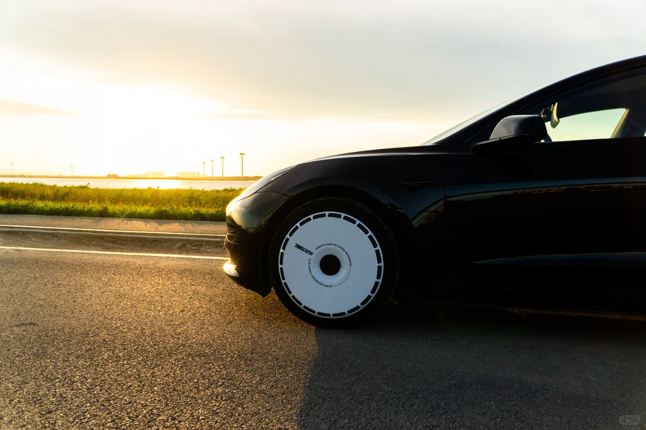 我妈:理解不了好好的车为什么要套个盖子???