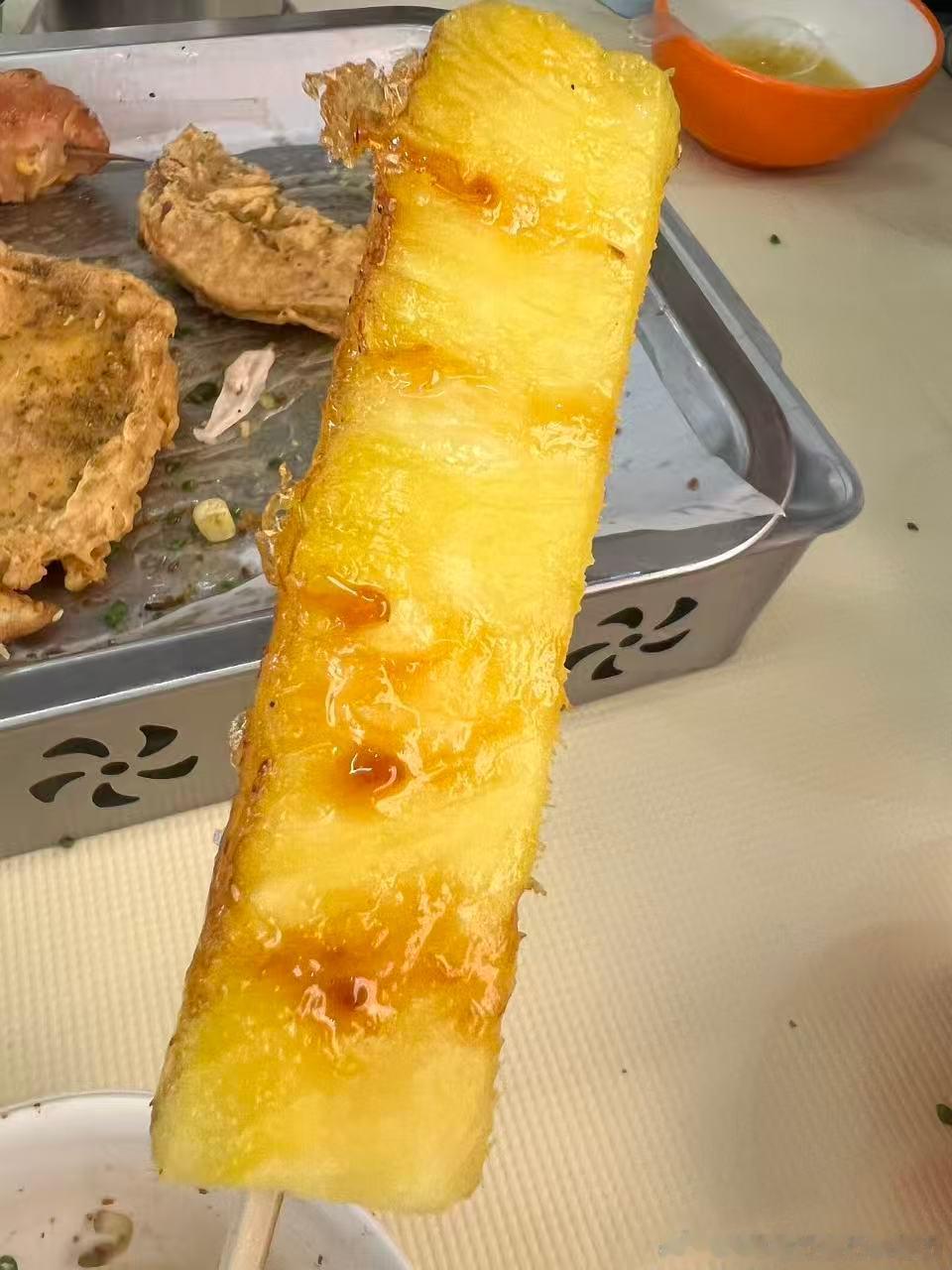 周六的一天早上起来搞卫生吃早餐下午两点出门喝茶，吃下午茶傍晚去看电影，功夫女足看