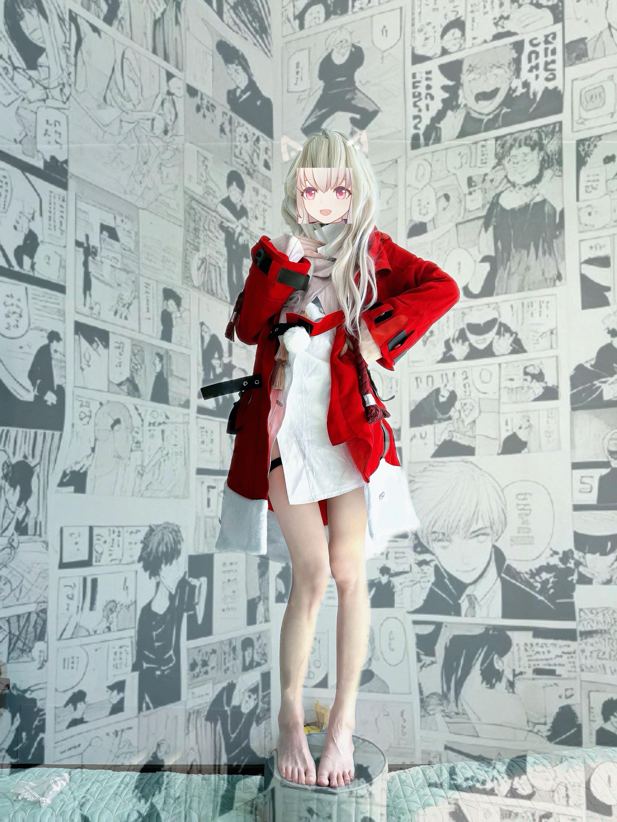 我把你的手放在我心口 想让你感受我的心跳 但是你却捏了两下