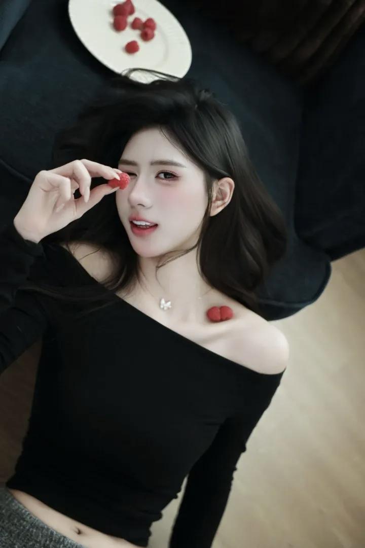 “美人肩”可是当下很火的标准。有锁骨，穿衬衫配吊带、抹胸时，能尽显魅力，优雅气质