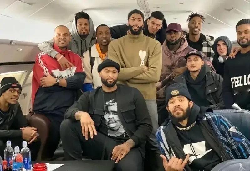 NBA近25年最完美的球队就是2020年园区夺冠的湖人！这支球队以詹眉双核强力驱