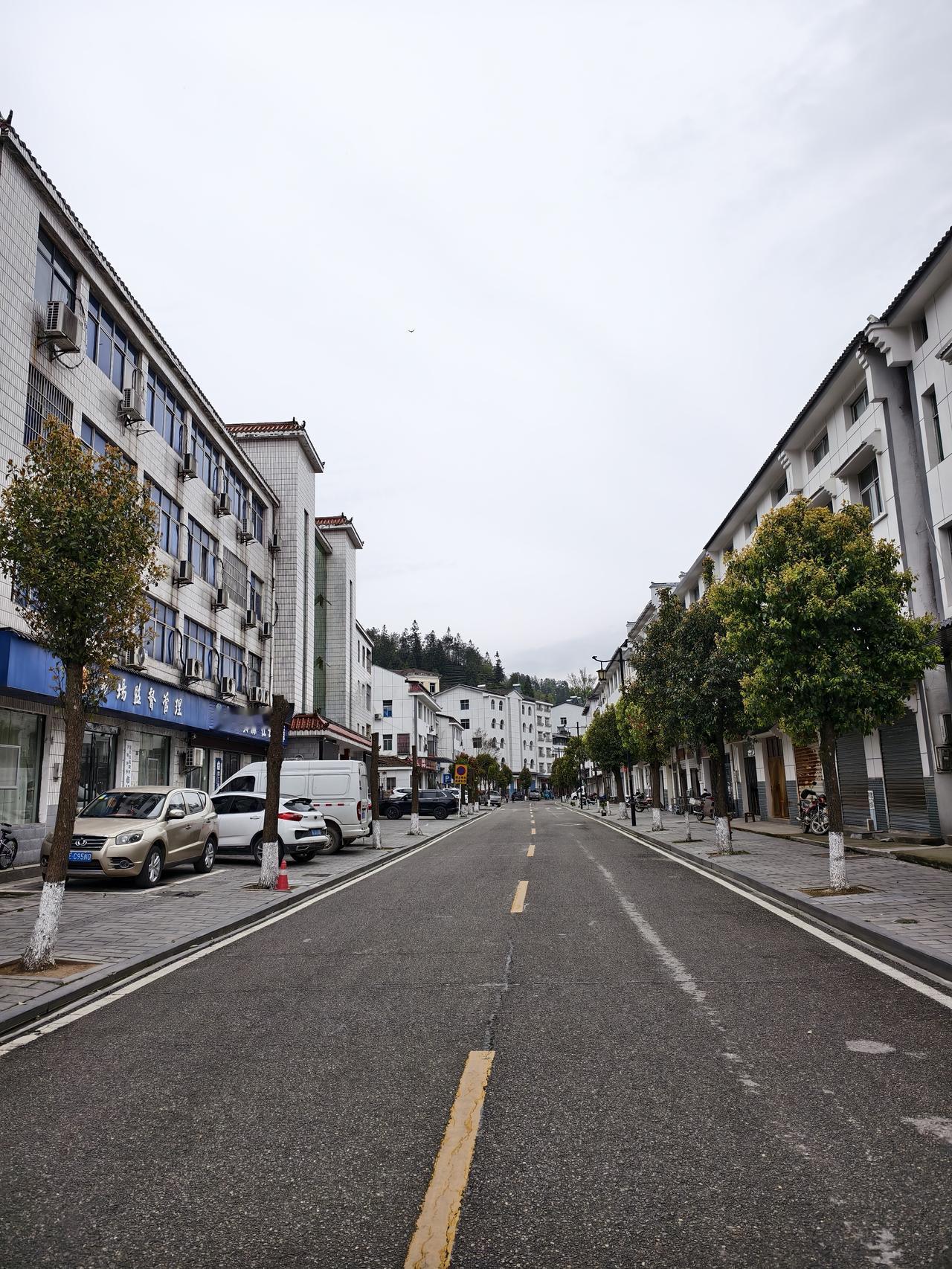 又一个惊人的消息，不禁让我为那些小孩子们担心起来。
昨天去我的家乡宜昌市夷陵区下