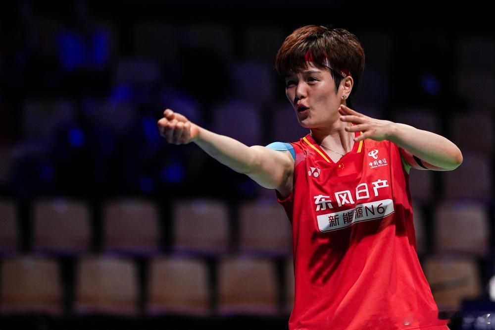 杀疯了！尤杯国羽5-0横扫印度，三战全胜零丢局晋级八强丹麦霍森斯尤伯杯小组赛收官