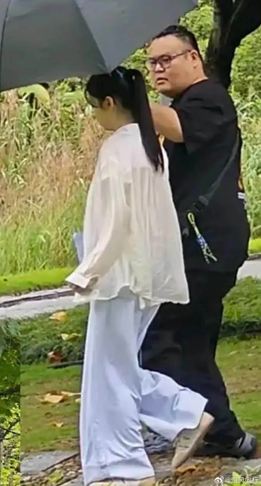 不要再说周也花期过了好嘛～ 