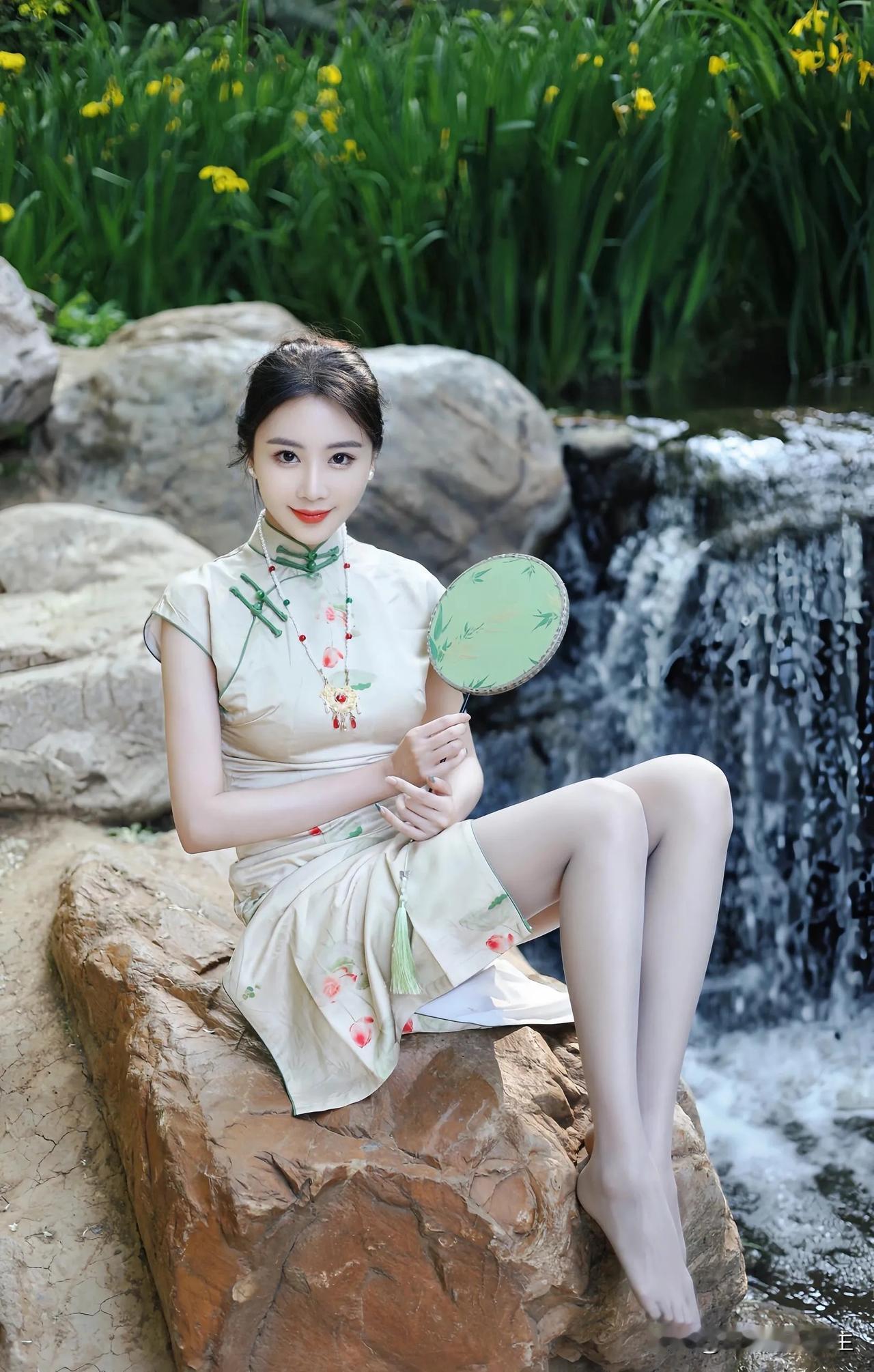 旗袍美人，清丽脱俗。旗袍秀东方美人 江南美女旗袍
