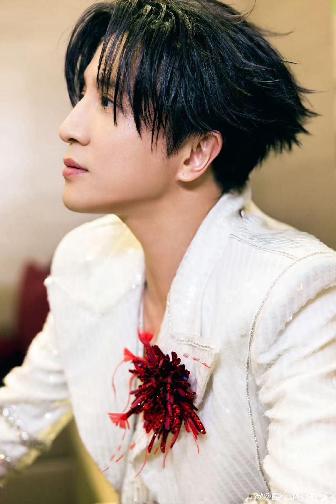 薛之谦广州演唱会座位分布好合理 四面台设计太绝了，全场视野都舒服！票价亲民、座位