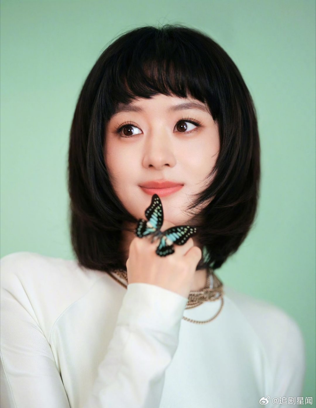 赵丽颖喜欢自己的新发型赵丽颖亲自认证“喜欢”的新发型也太绝了🥹 齐刘海+内扣短