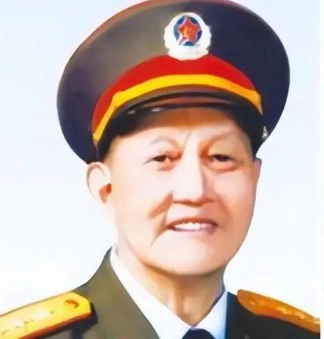 1936年，洪学智看上了女兵张文，张文却嫌弃他满脸麻子，就在这时，张文的二哥说了