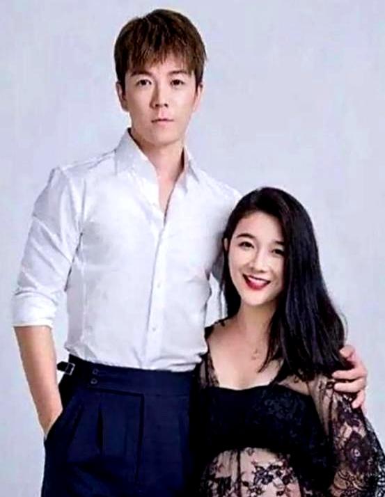 2017年，王栎鑫突然对怀着二胎的吴雅婷说：“等你生完，就去找一个你最爱的男朋友