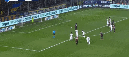 意甲第11轮 帕尔玛2:2 AC米兰拉斐尔·莱昂罚入点球 ​​​