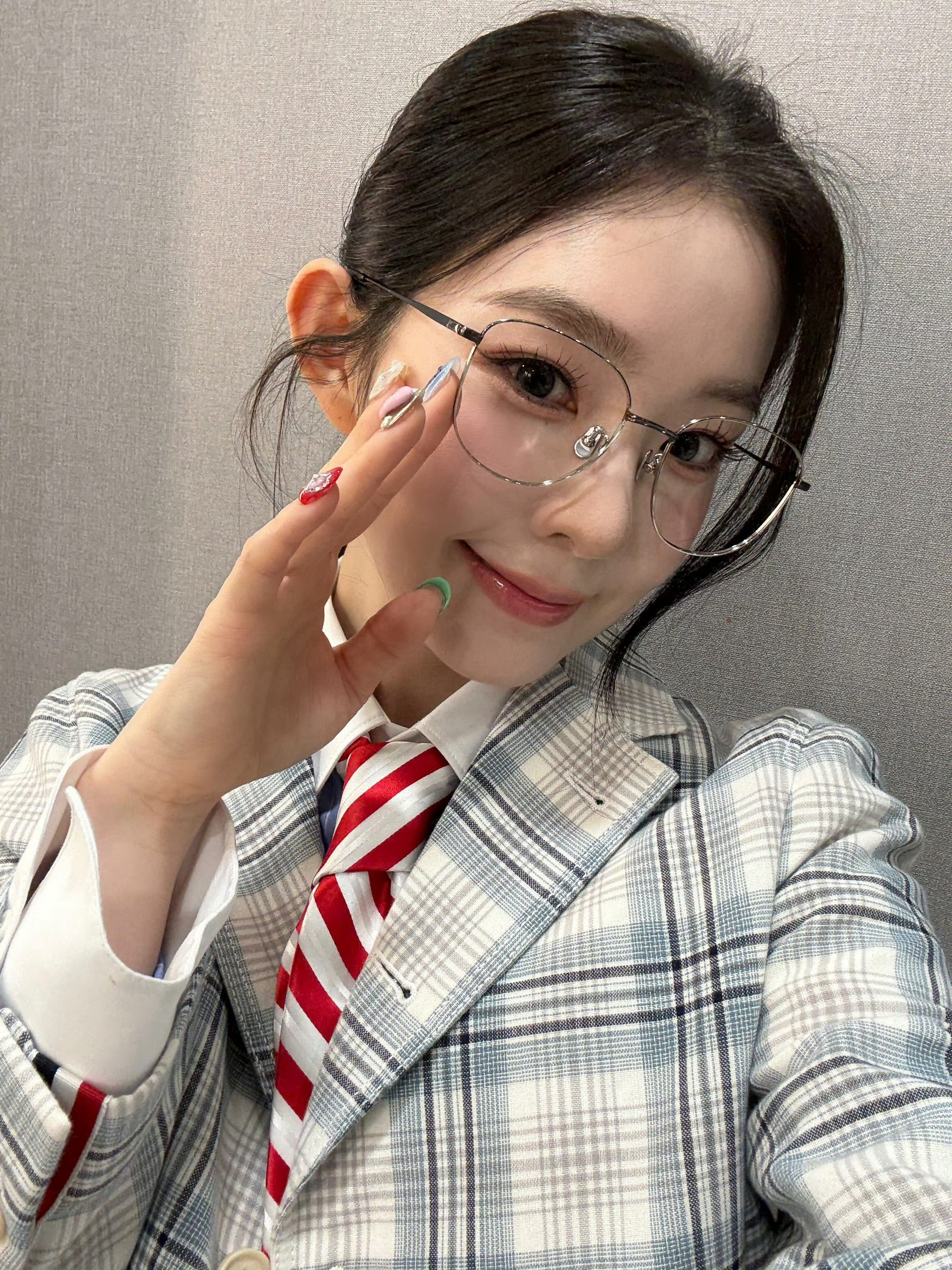 IreneIrene solo 260402 MCD 西装眼镜兔🐰MCD那位可