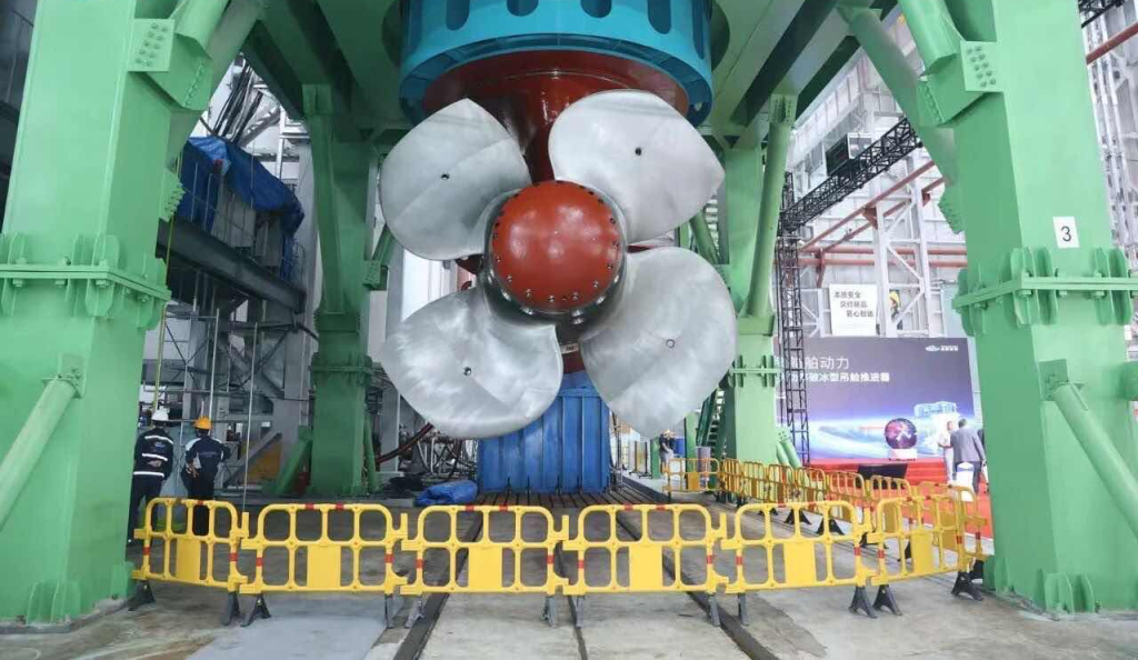 核心装备自主研制重大突破！国内首台大功率极地破冰吊舱推进器下线