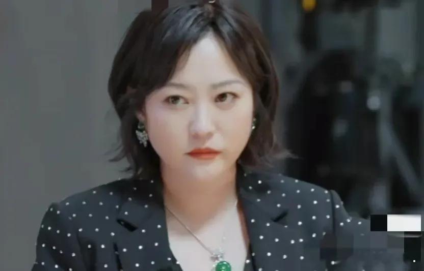 郝蕾引发热议！6月13日，郝蕾突然引发了热议，起因是有网友吐槽郝蕾表演课太贵了，