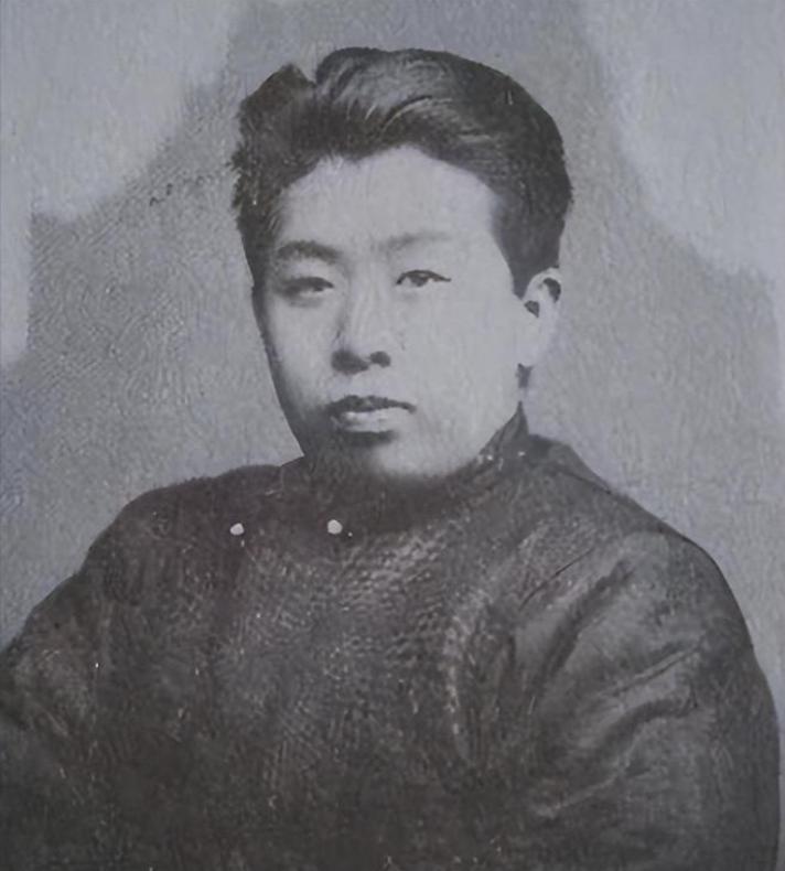 张作霖最不待见的儿子，6岁被赶去角落吃饭，17岁被扔去日本"送死"。父亲到死没正