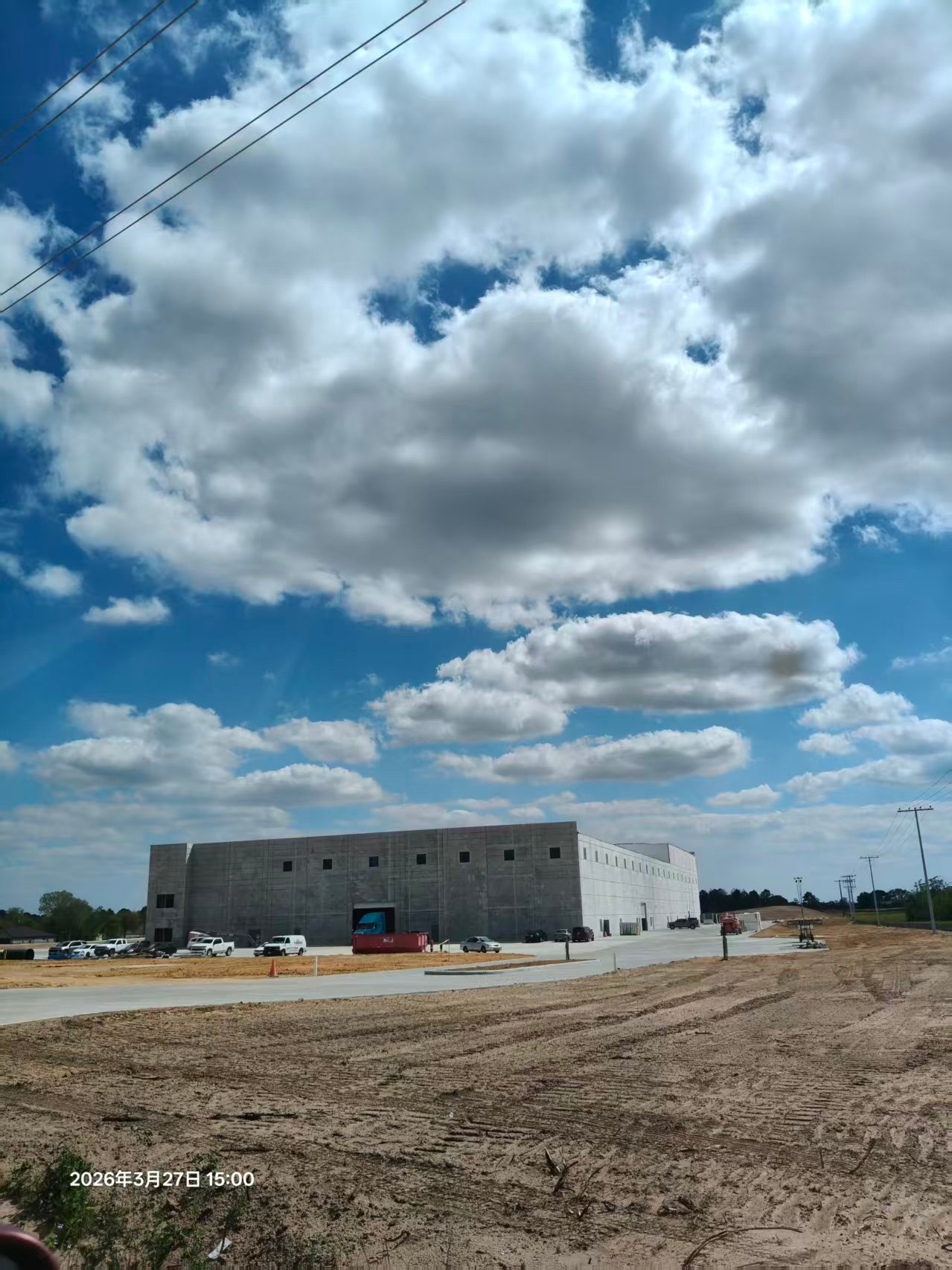 夏总在美国，每天都会给我们分享一点照片，这几天是在休斯顿看工厂。 