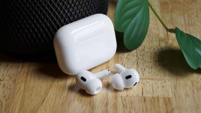 AirPods或实现AI实时翻译苹果公司旗下的 AirPods 产品已经从最初的