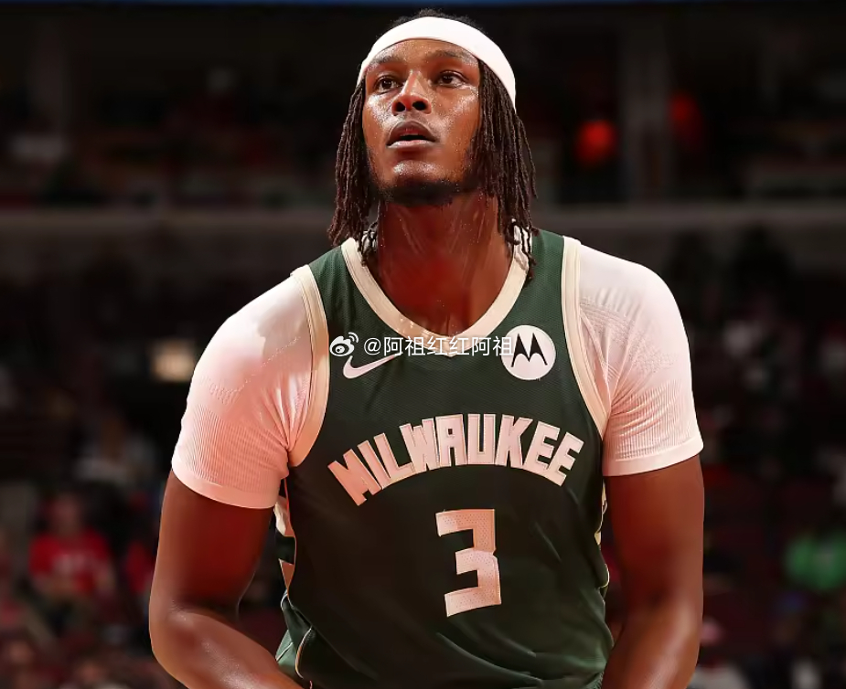 NBA常规赛继续进行，雄鹿客场96-128惨败给爵士，遭遇两连败。爵士本场缺兵少