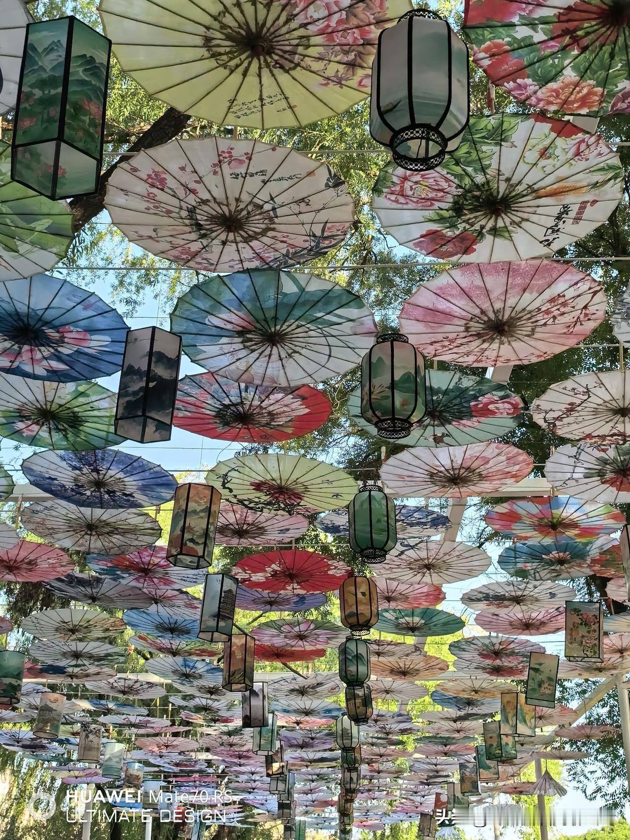 全球上市车企市值十强

1.特斯拉
目前每股435.79美元，总市值1.64万亿