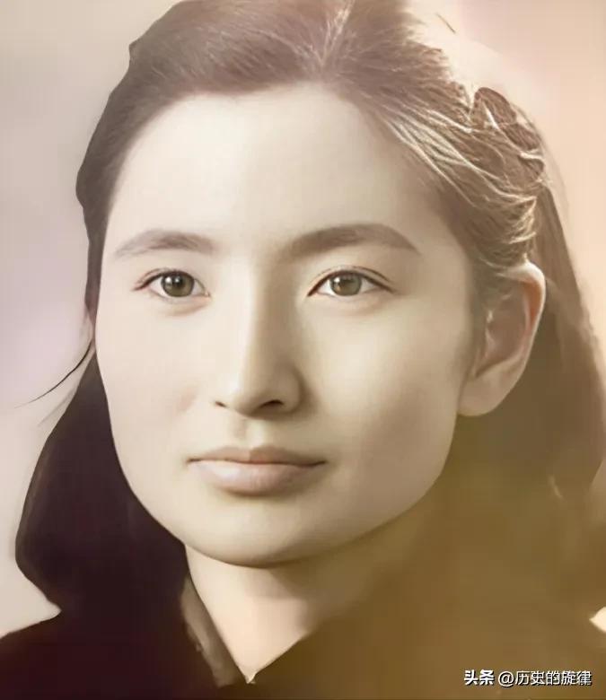1943年，18岁女特工炸完日伪机关，过桥时桥面断裂，结局悲壮
 
1943年，