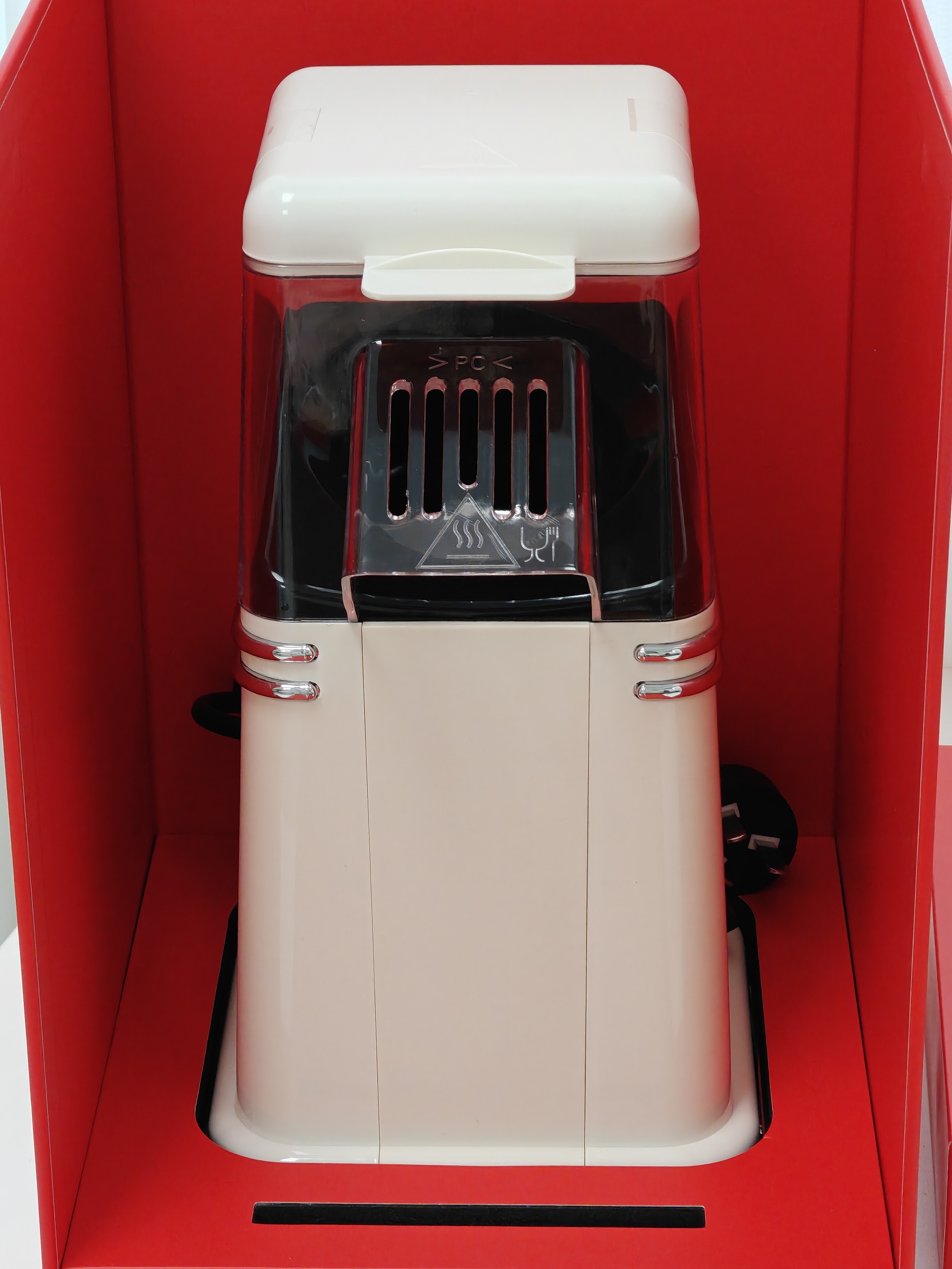 收到了来自一加15T 的邀请函，真是一如既往的实用路线，这次是一个爆米花机，感觉