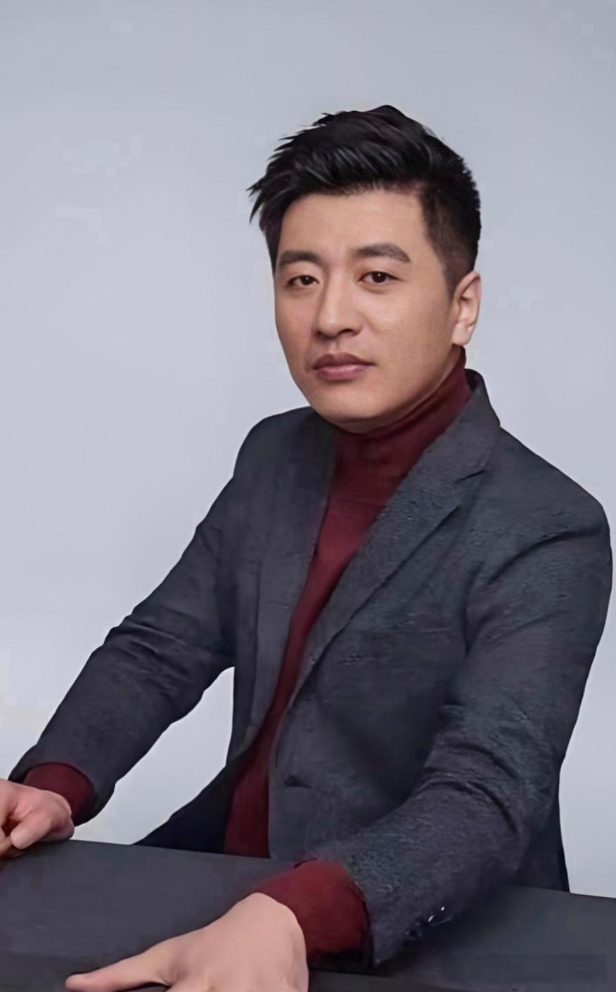 2026年3月24日，知名教育博主、升学规划导师张雪峰因心源性猝死，经全力抢救无