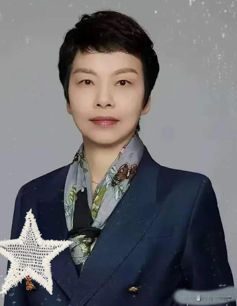 王海彬去世了，
看到讣告上那两个字，我破防了。
她不是死于贫穷，而是因为我们谁都
