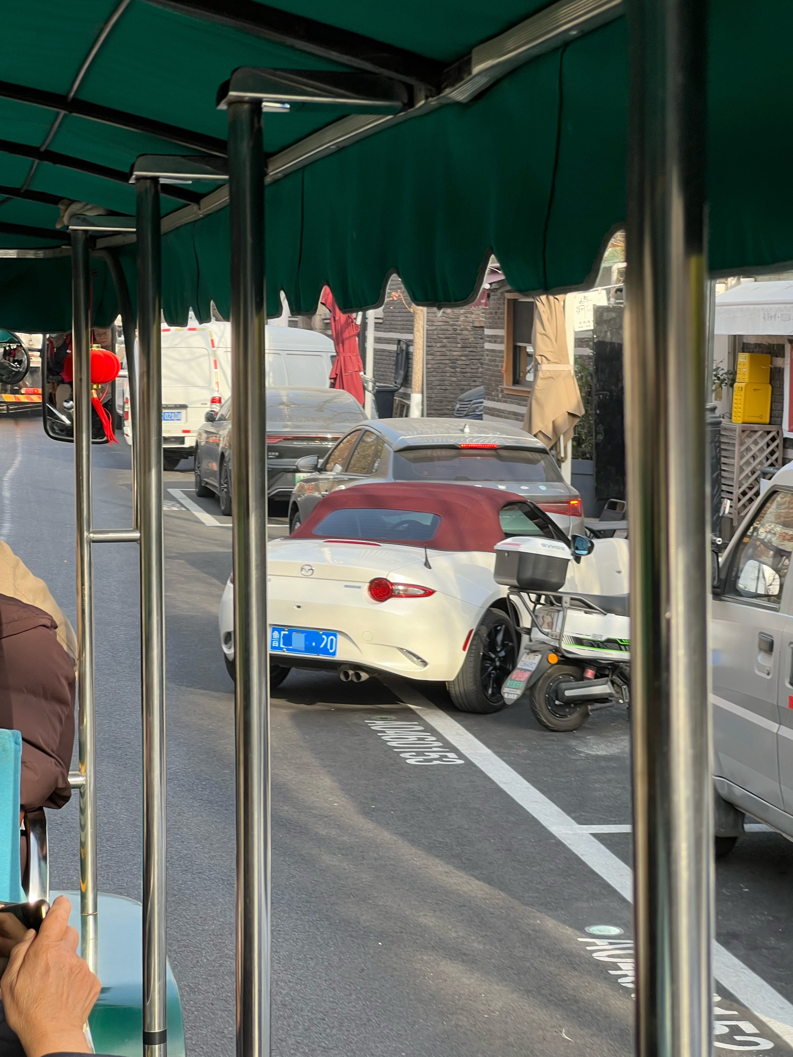 白车红顶的MX-5！少见 天津·五大道文化旅游区