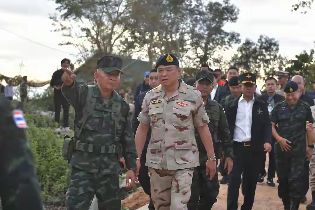 泰国王访华前夜，边境又爆发枪战，阿努廷暴怒：不再要特朗普调解