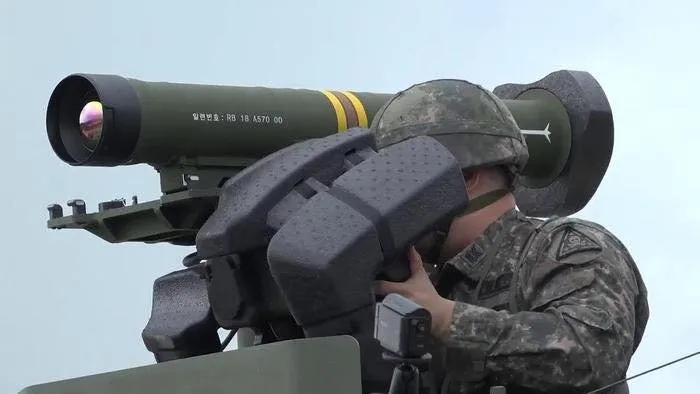 韩国的军事工业不容小觑，各种武器在乌克兰小露峥嵘，价廉物美颇受好评！虽然韩国也拥