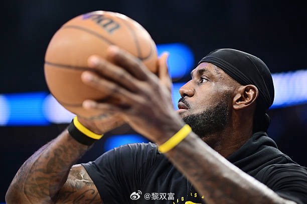 名记拉蒙纳·谢尔本报道，联盟预计没球队再愿意给詹姆斯5000万美元年薪的合同，如