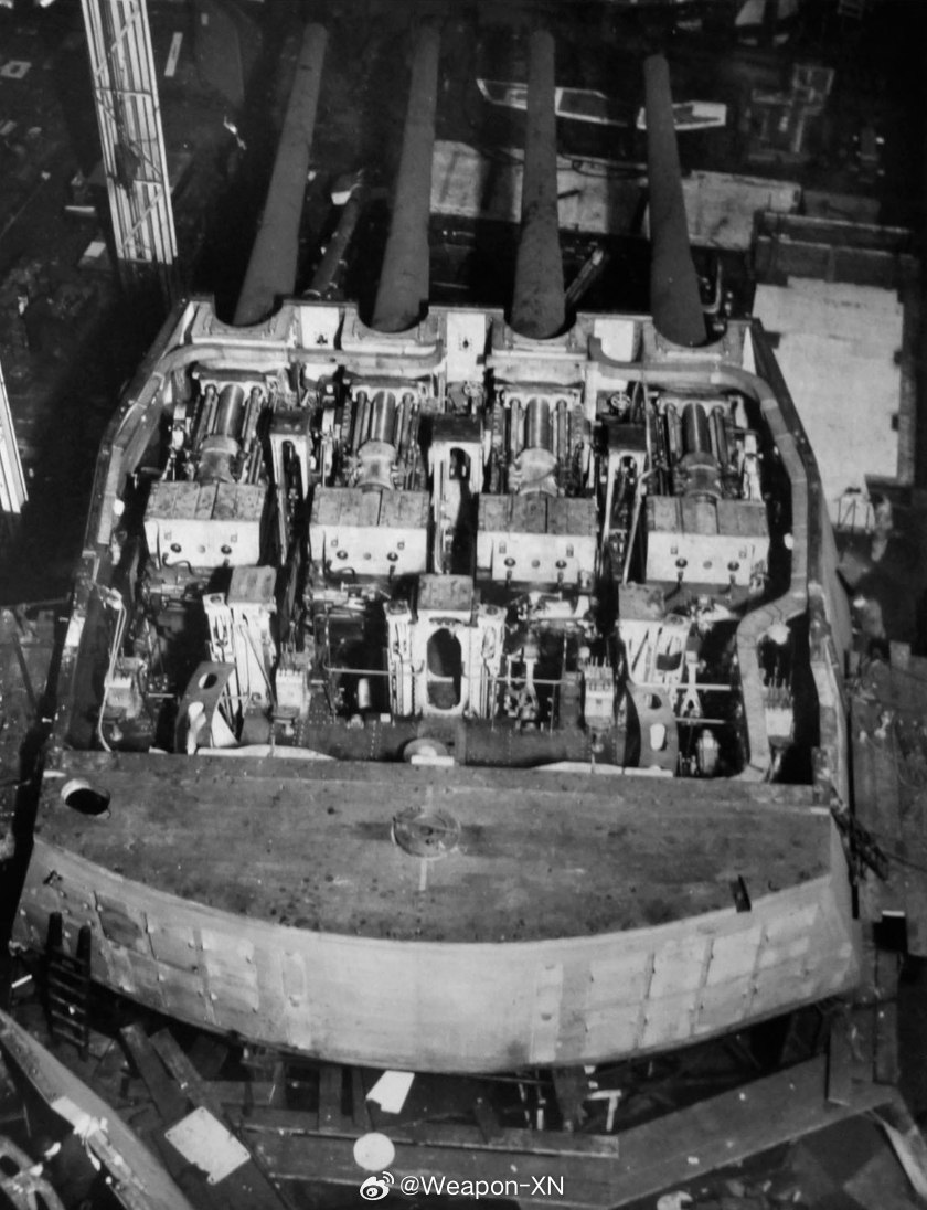 #兵器影像[超话]# 1940 年 4 月建造中的英国海军乔治五世国王号战列舰的