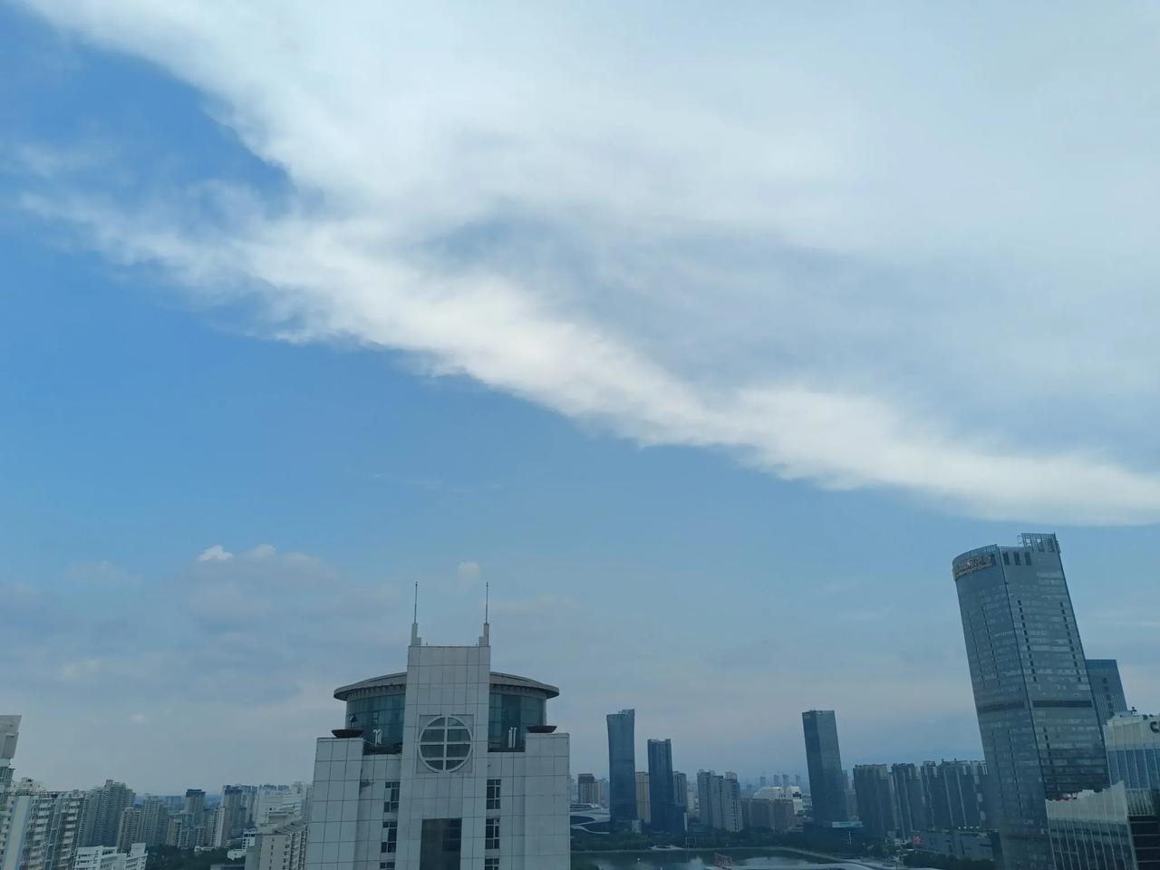 十万元买什么？几种投资方式利息收入：
注：以收益从低到高排序，收益率均以百分比表