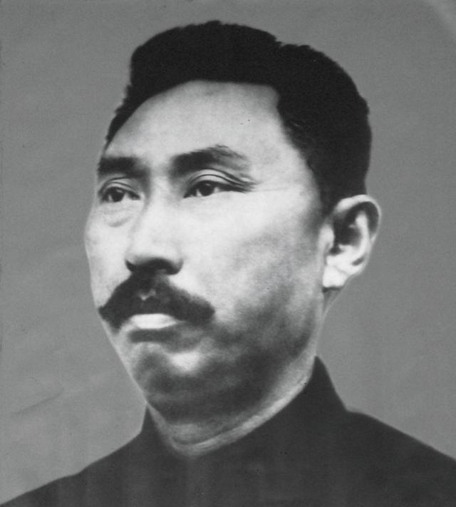 1912年冬天，西安城里寒气逼人。陈渠珍守在病榻旁，看着西原身上的天花越来越重，