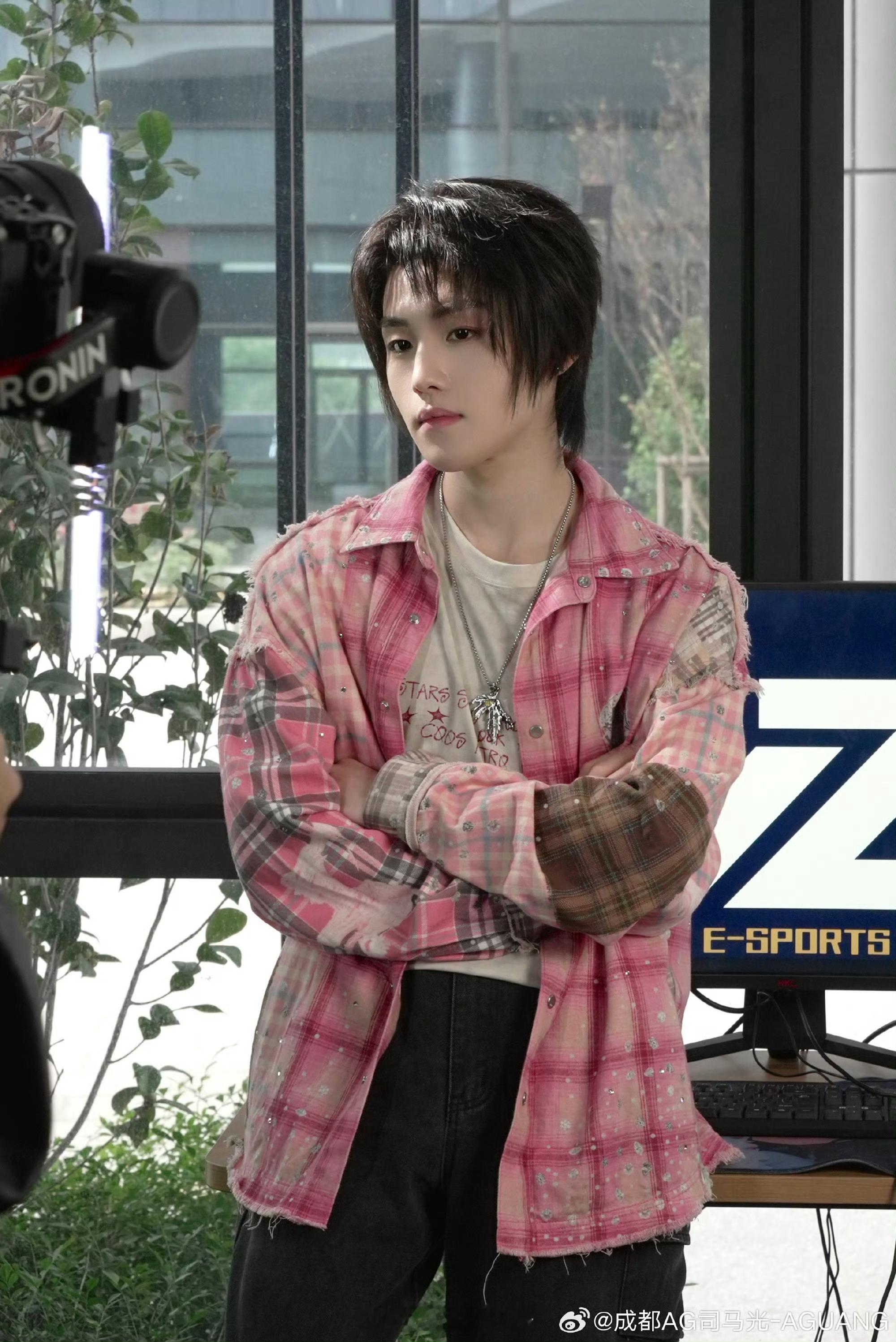 2025和平精英全明星电竞周 今天是粉红系的小光（超可爱）竞浪大会和电竞选手一起