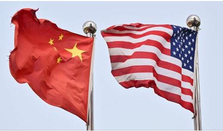 在英国留学的经济学博士岳建勇发出警告，别看现在中国经济是世界第二，但是还有两个大