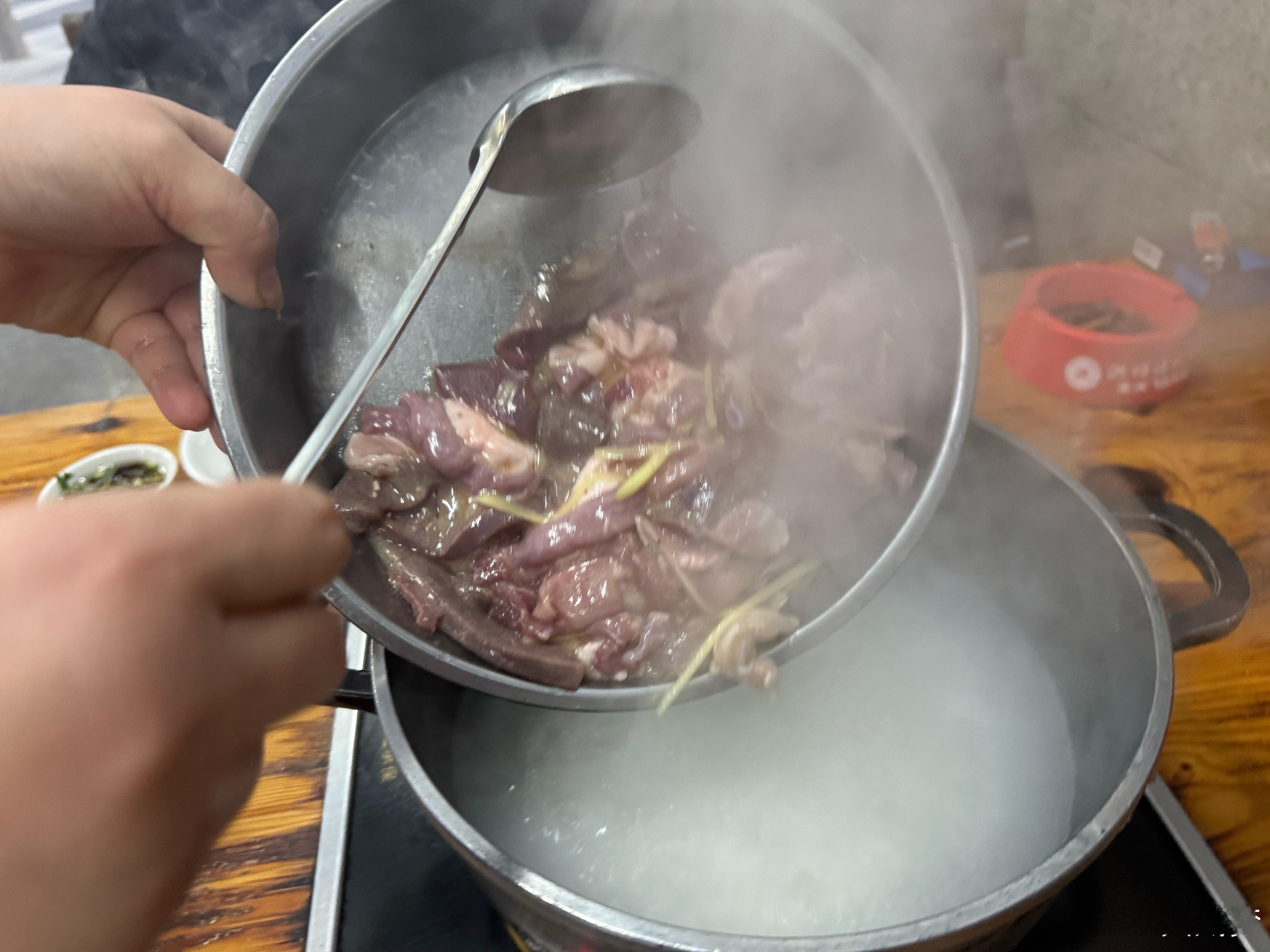 和搞完猪杂粥，给今年稍微做了个总结结论就是:钱没赚到，人还胖了