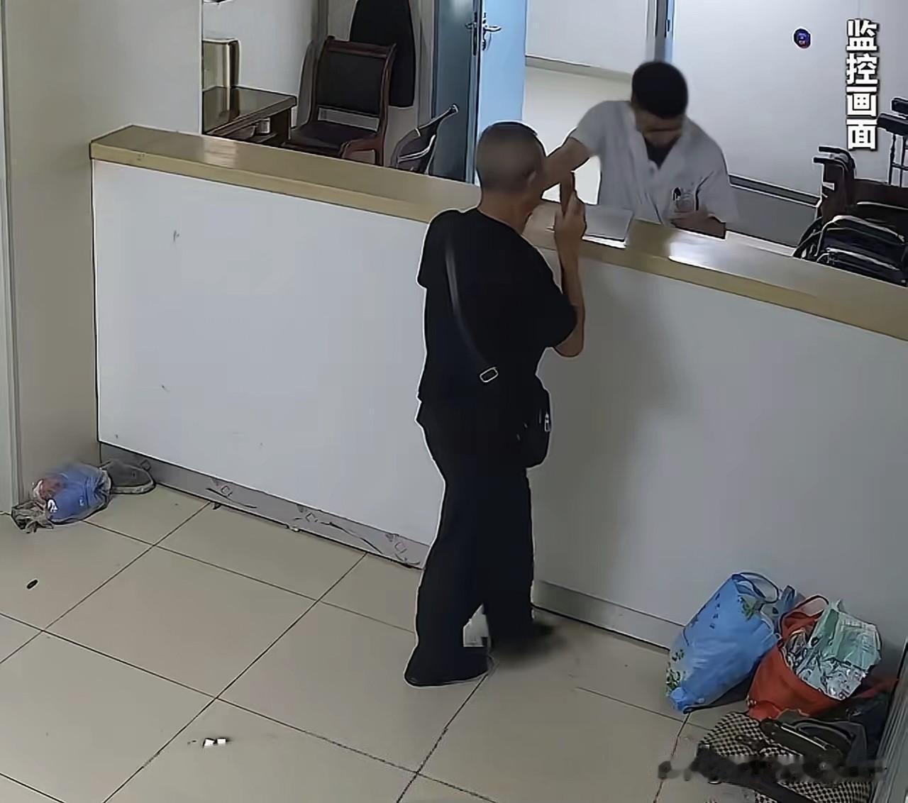 脑梗抢救要“先交钱再开刀”，衡阳这起悲剧戳破了急救的底线。

近日，湖南衡阳71