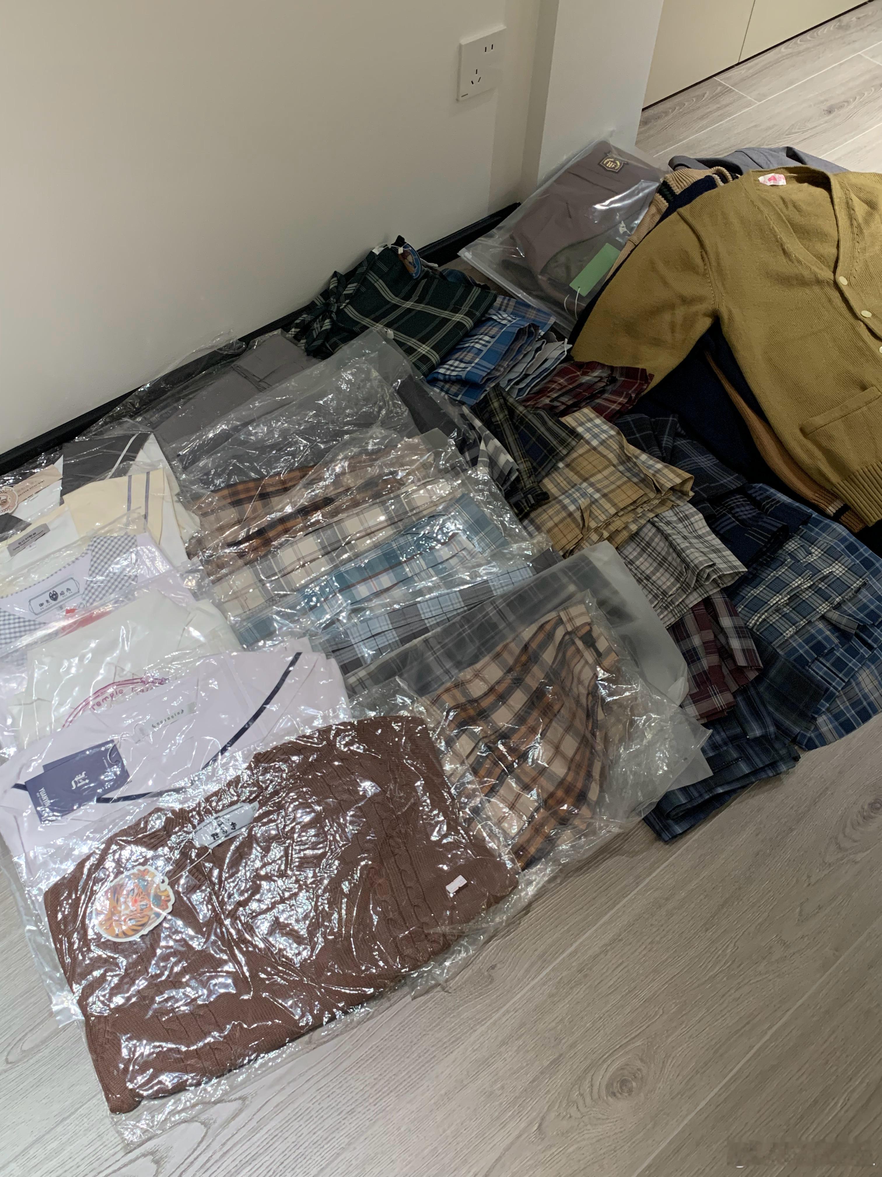 打算出jk制服闲置 在liao39_[送花花] ​​​
