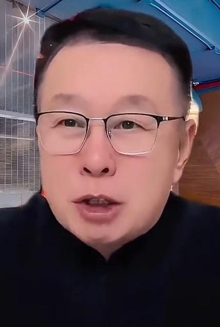 什么叫做灵活就业
搞不懂
我们的专家，你不服不行

除了搞科学技术发明创造
不在