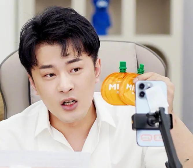 辛巴悬赏100万“买刑期”，前高管郝涛涛冷回：我有必要接招吗？


辛巴砸100