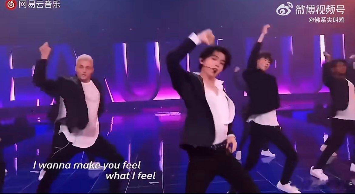 王俊凯beautiful开场大秀王俊凯beautiful开场先来重温我们的小漂亮