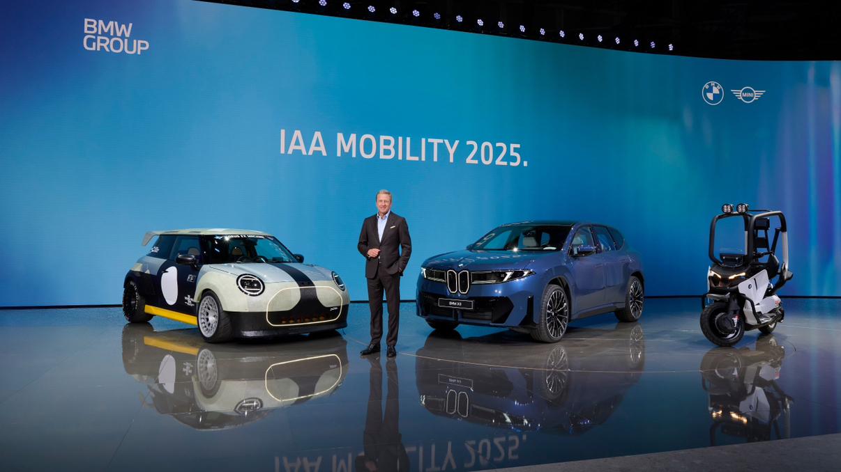 9月8日，宝马集团携新世代首款量产车——BMW iX3登陆慕尼黑车展，首次公开亮