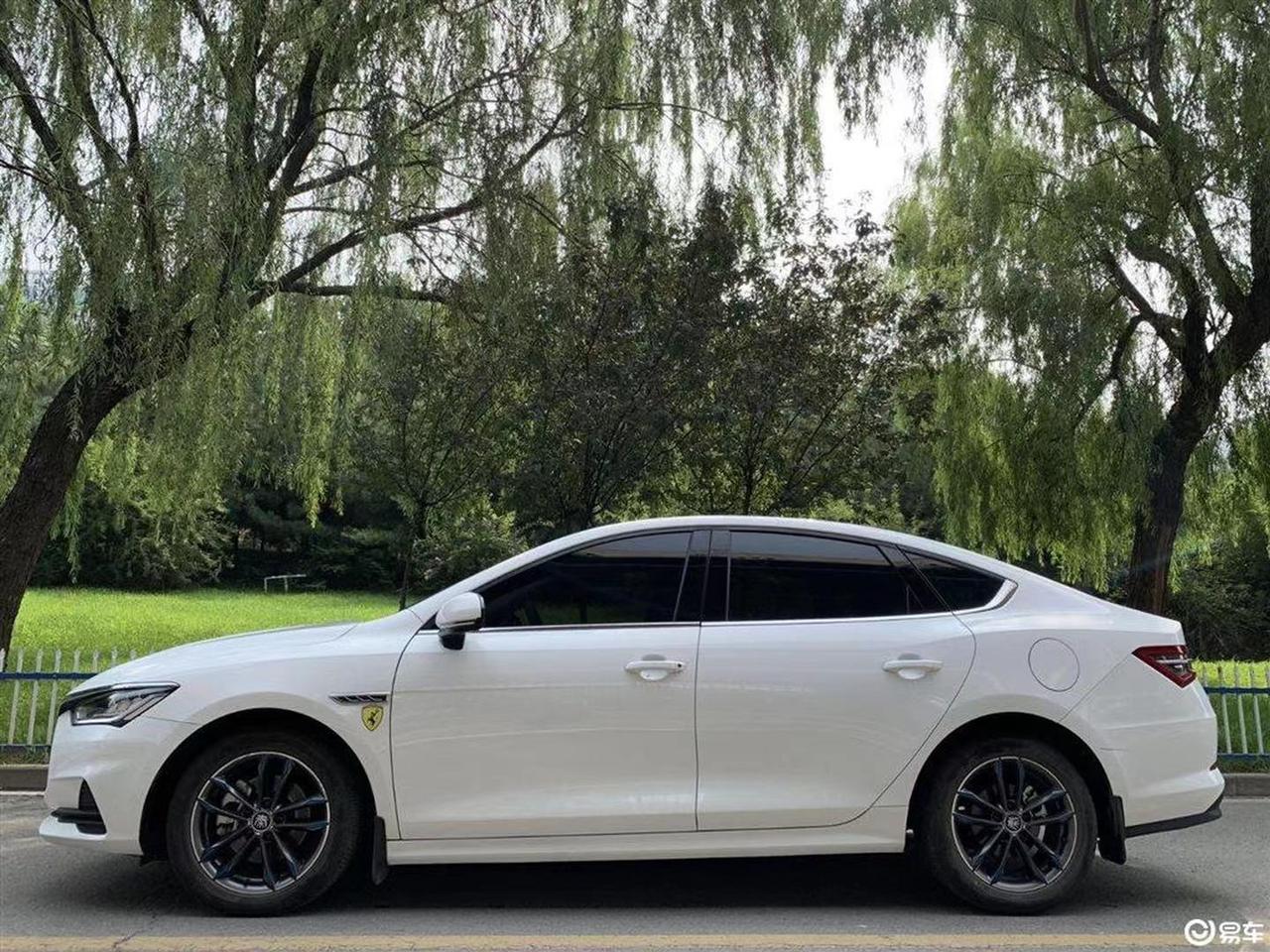 【车主：中控台中规中矩，没有太多装饰，比较耐看。】
秦Pro 2020款 超越版