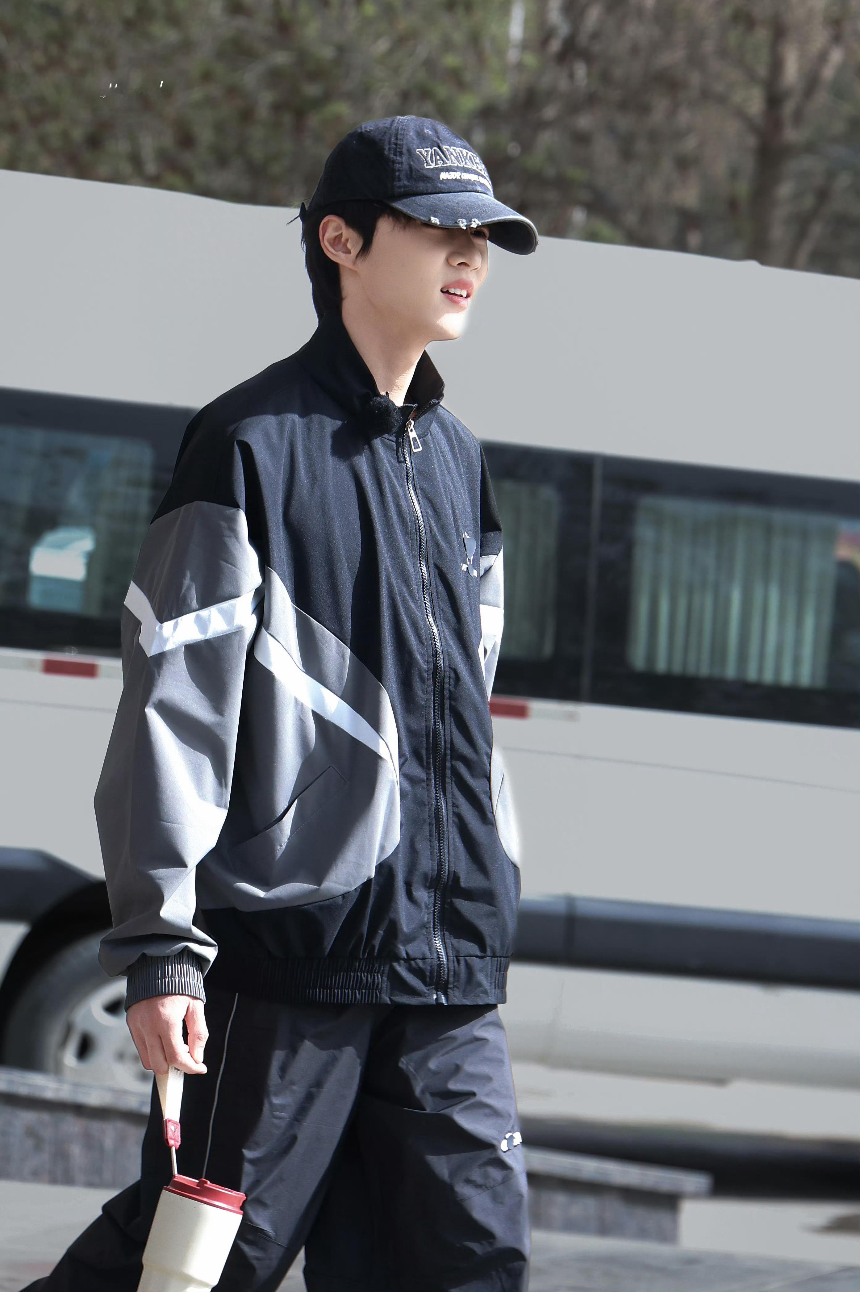 卓沅💜 卓沅的沅气日常 老师我家小孩干了一天了，可以下班回家了吗