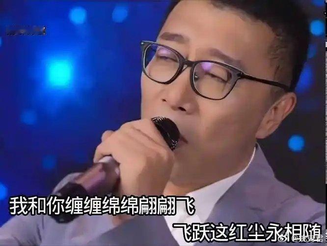 快船队真的是一支非常神奇的球队，主教练一被质疑立刻一群喉舌出场唱赞歌转移矛盾，总