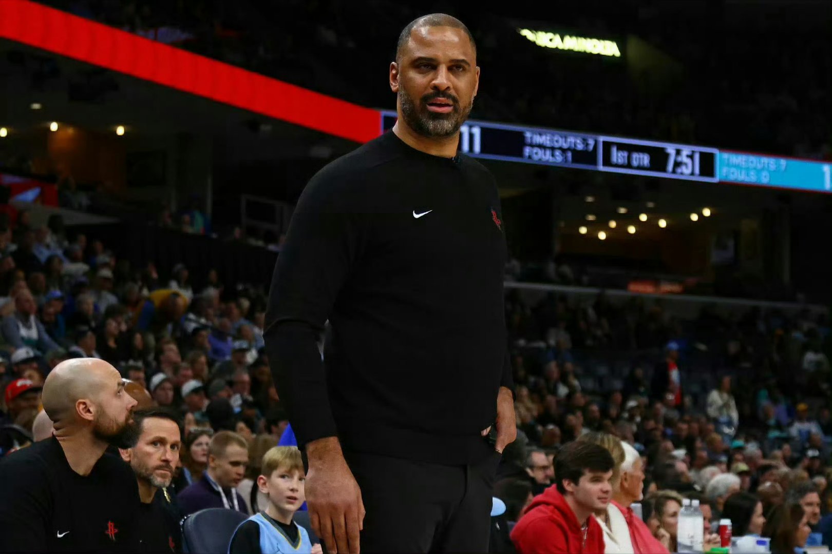火箭记者Michael Shapiro报道，火箭今天没有训练。 nba季后赛 湖