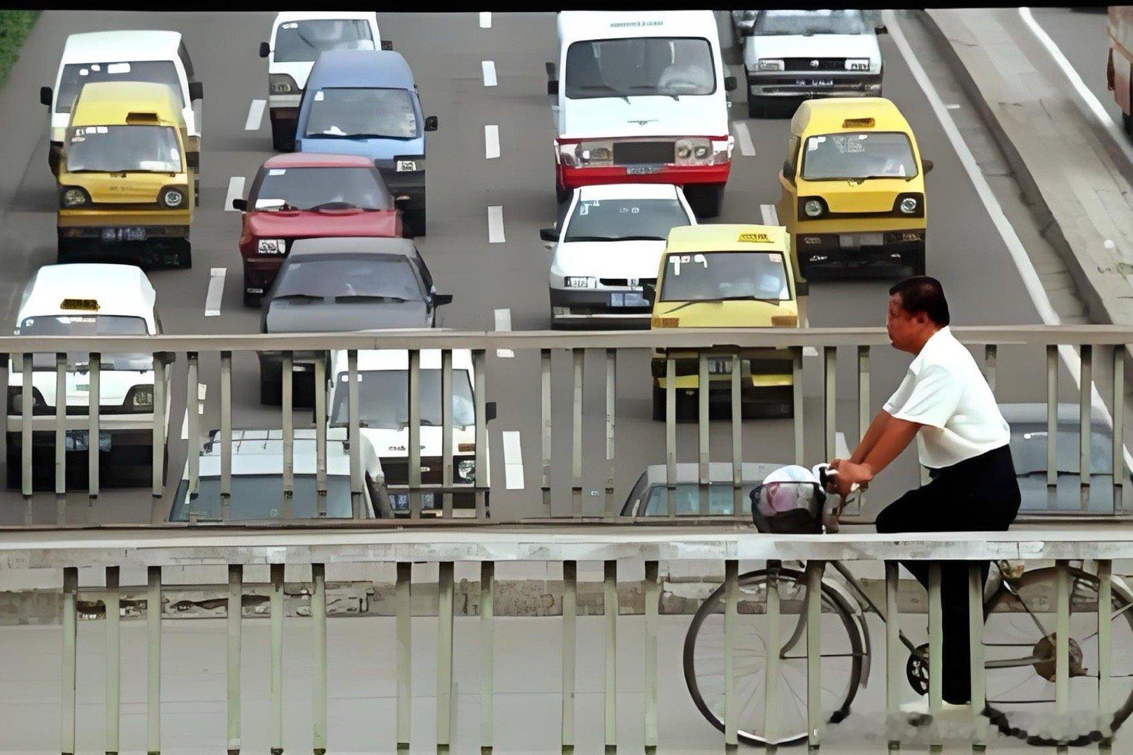 老照片  九十年代北京街头 