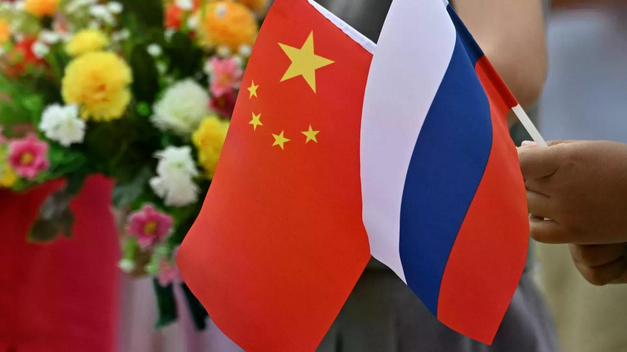 谁敢想到，在签证这个卡着国家底线的细微角落，俄罗斯突然迈出了全世界都少见的“大步