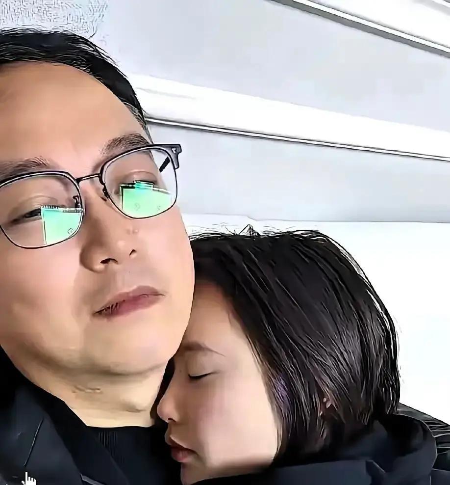 丈母娘从老家打电话过来催生，我老婆35，我37，正当年纪。我拿着手机，看着次卧那
